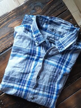 Eddie Bauer Blue and Grey Plaid Button-Down Short Sleeve Shirt